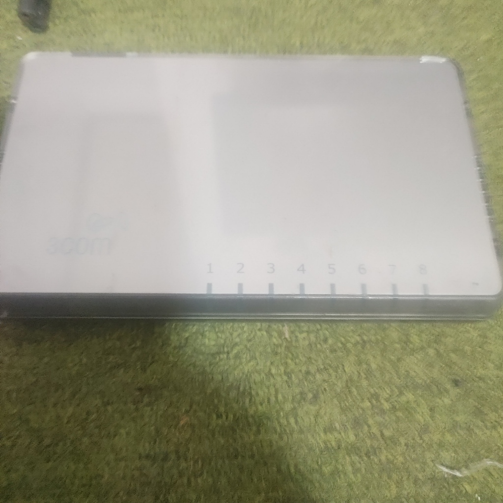 Switch hub unmanage 10/100 8 port 3Com