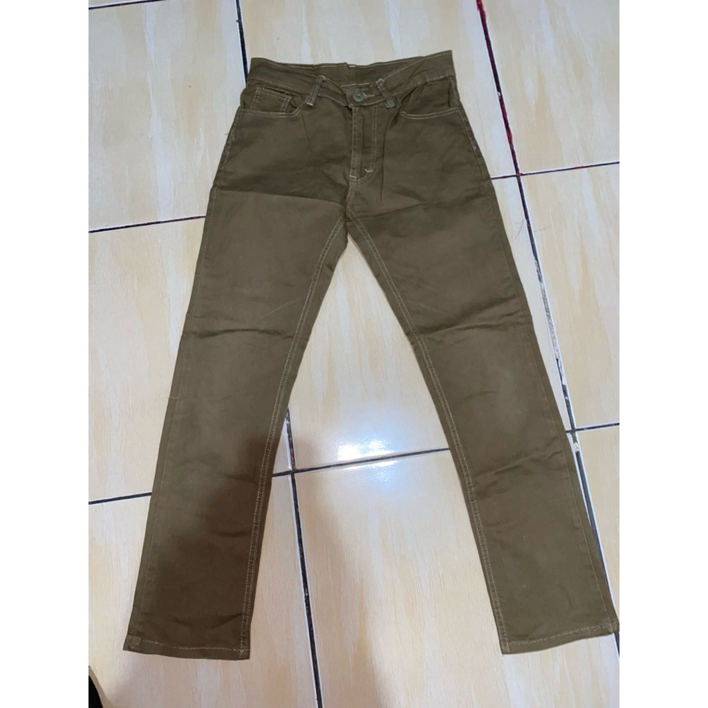 Celana chinos oxigen hugo pria