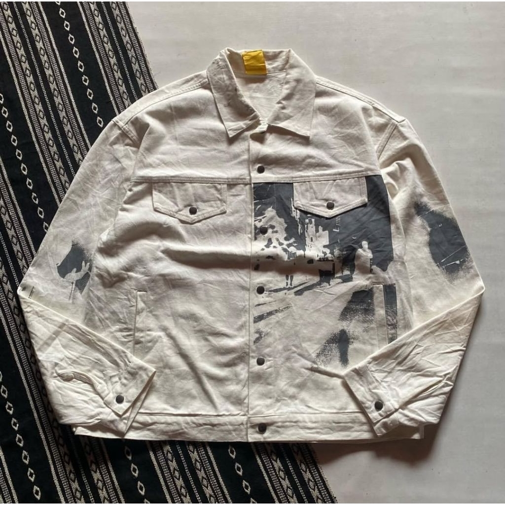 Jaket Denim Art Attention