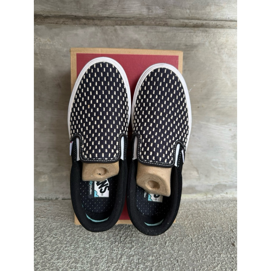 Sepatu Vans ComfyCush Slip-On Denim Embroidery preloved shoes
