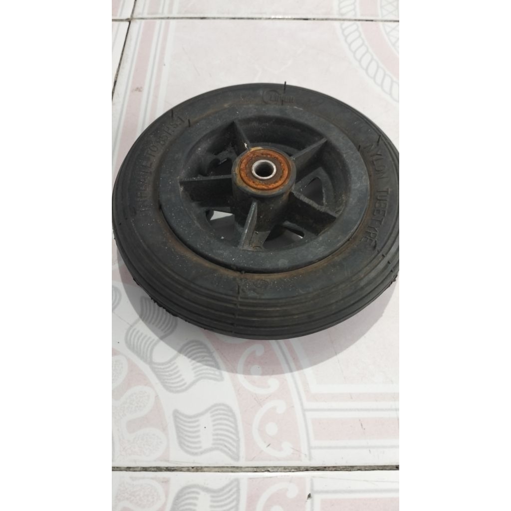 Sparepart Roda depan skuter pedal injak bekas Normal