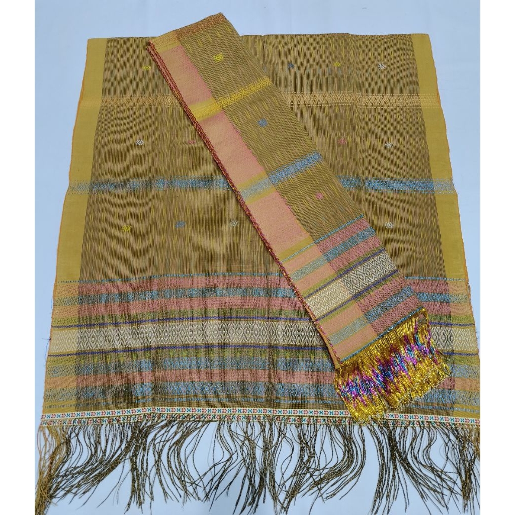 Hiou Sitalasari ronce pakaian adat wanita simalungun