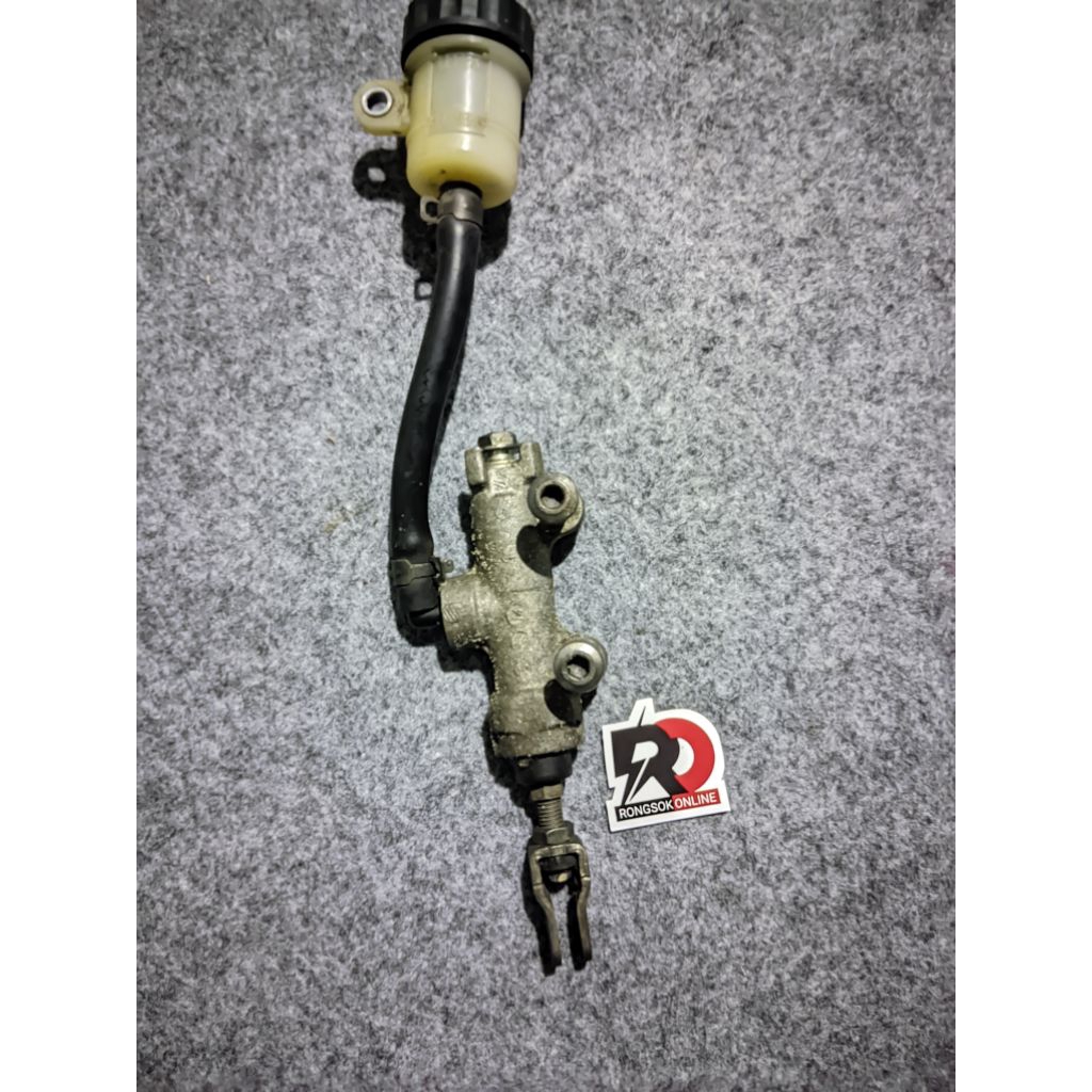master rem belakang ninja 250rr mono 250 injeksi 250 fi master rem belakang ninja 250FI 250mono orig