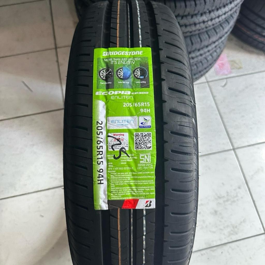 205 65 R15 Bridgestone 205/65 R15 Ecopia EP300 Ban Mobil Innova