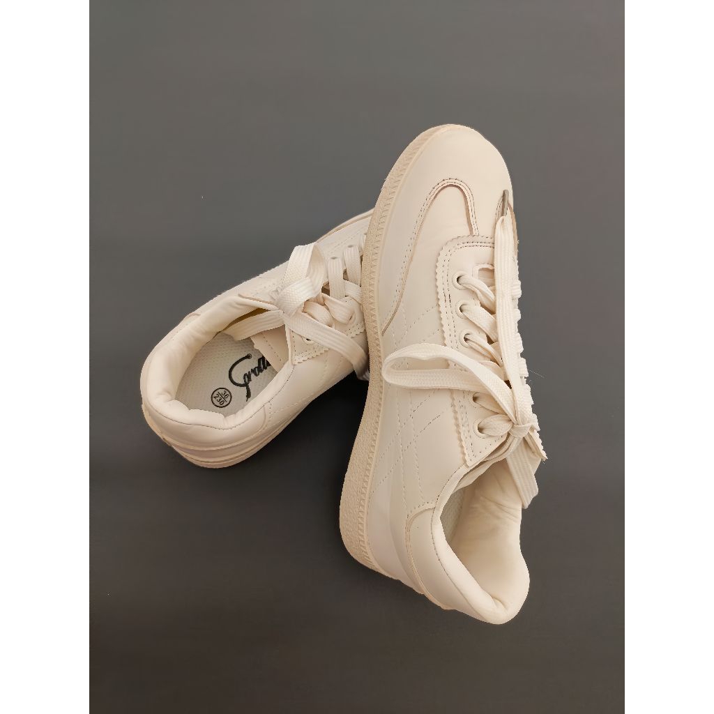 COROLLA Samba Sneakers