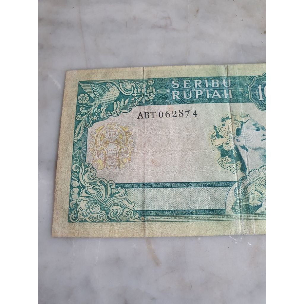 uang kertas gambar sukarno