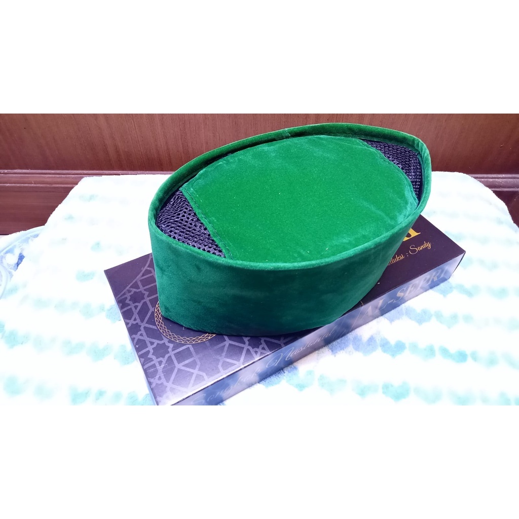 PECI SONGKOK WARNA HIJAU AC BAHAN BELUDRU