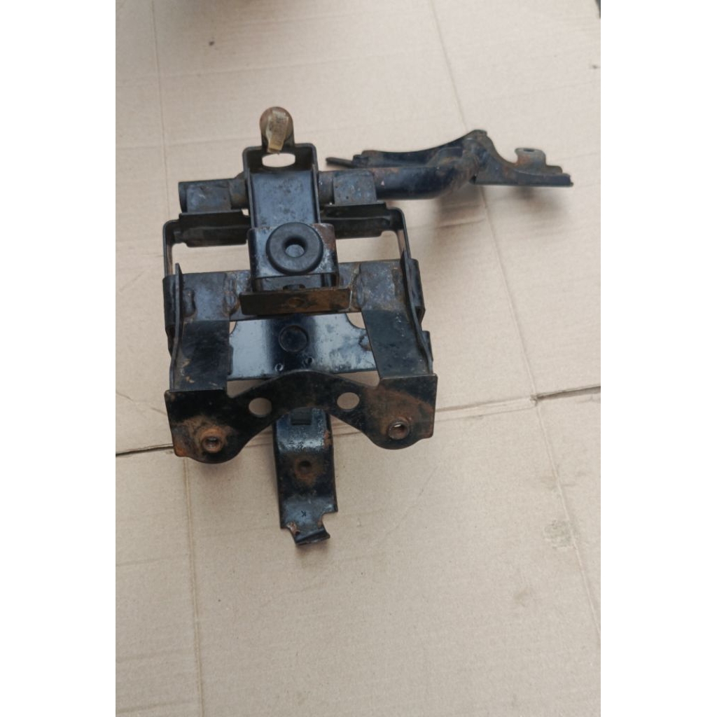 Dudukan aki dudukan ECU HONDA VARIO 125 old KZR original copotan