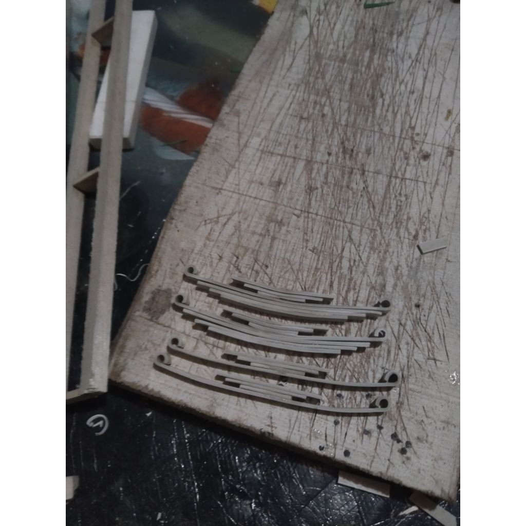 per daun miniatur truk pelastik