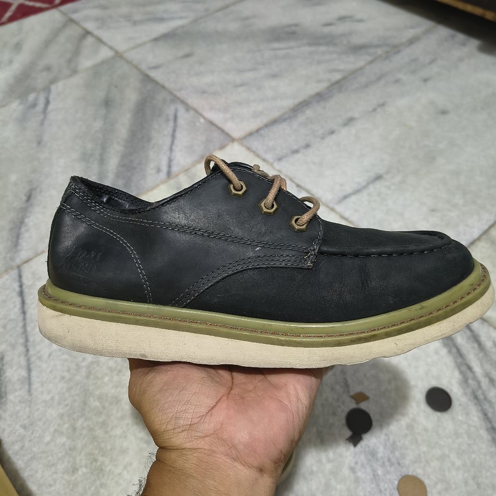 Sepatu Caterpillar Moc Toe Hitam – Size 40 | Second