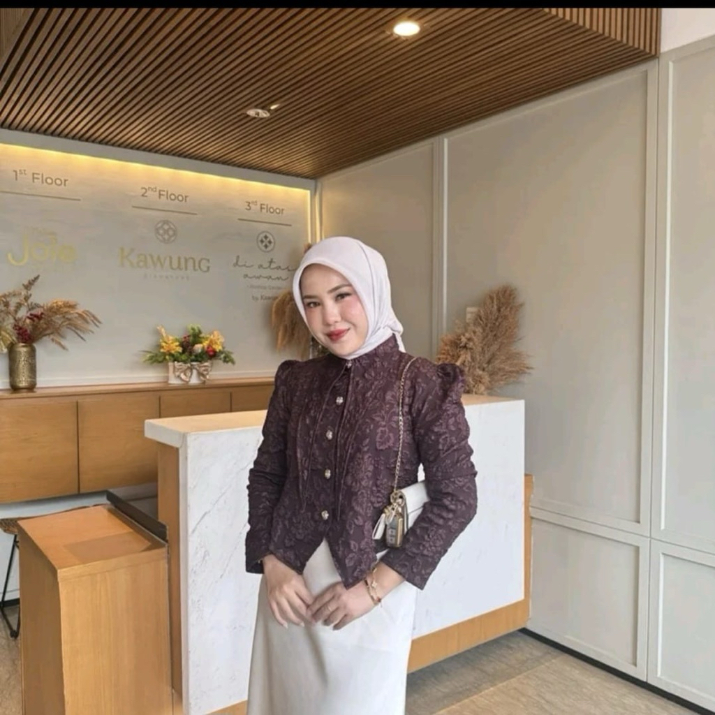 Atasan Wanita Motif Bunga Gaya Korea untuk Kondangan
