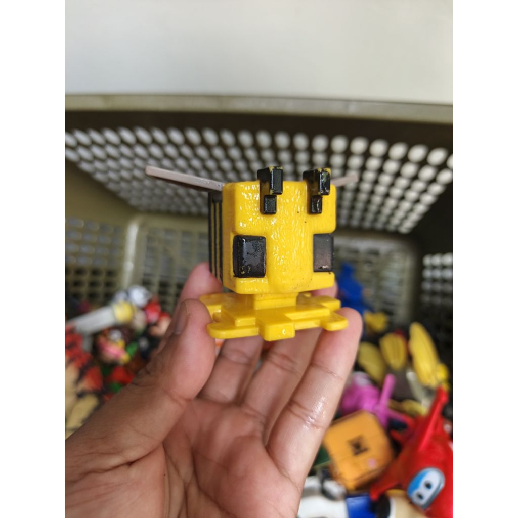 figure lebah minecraft by mcd