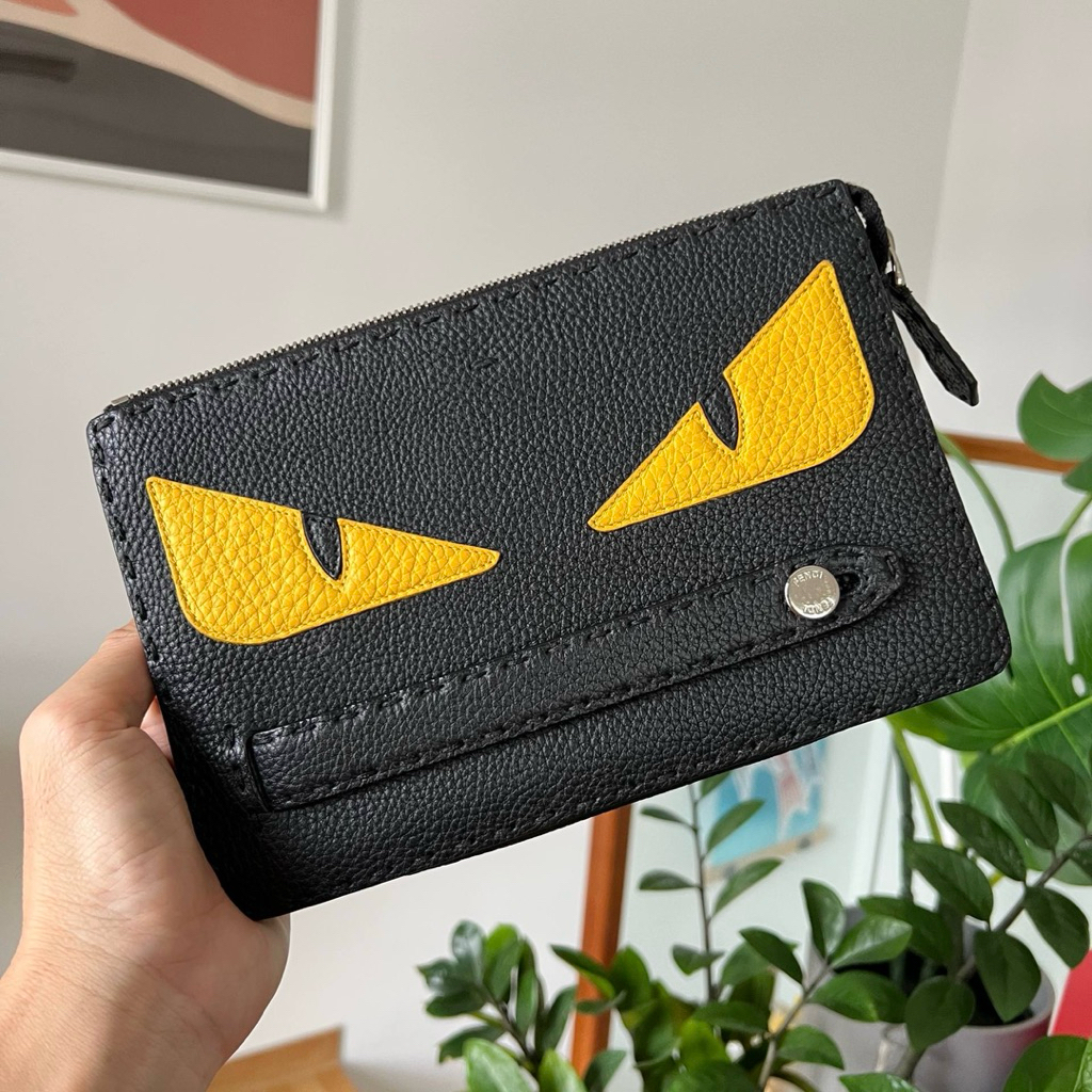BRAND NEW FENDI Eyes Monster Bugs Slim Pouch Pochette Clutch Bag Cuoio Romano Selleria