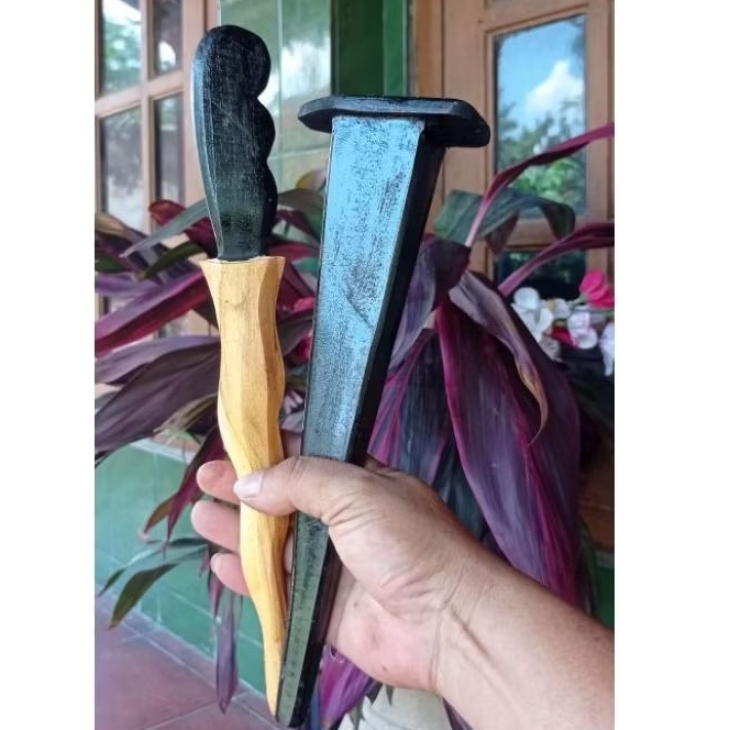 KERIS SILAT - KERIS KAYU MAINAN -KERIS PERAGA SENI SILAT - MAINAN KERIS KAYU - KERIS KOLEKSI - KERIS