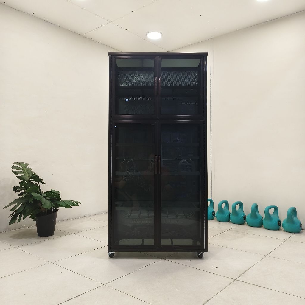 RAK PIRING ALUMINIUM DAN KACA 2 PINTU 80x38x165 CM WARNA COKLAT KACA RIBEN HP BELAKANG PLAT SENG ALU