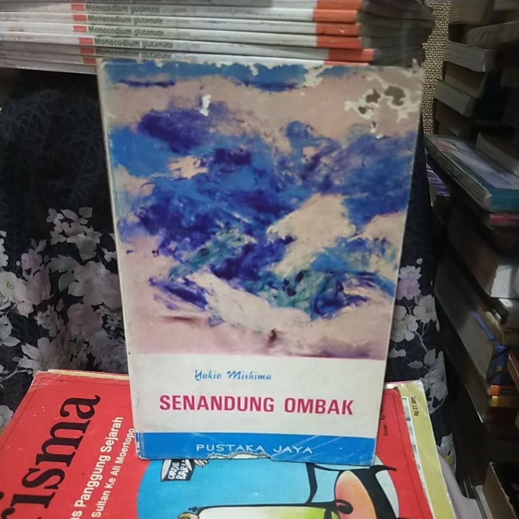 SENANDUNG OMBAK - YUKIO MISHIMA