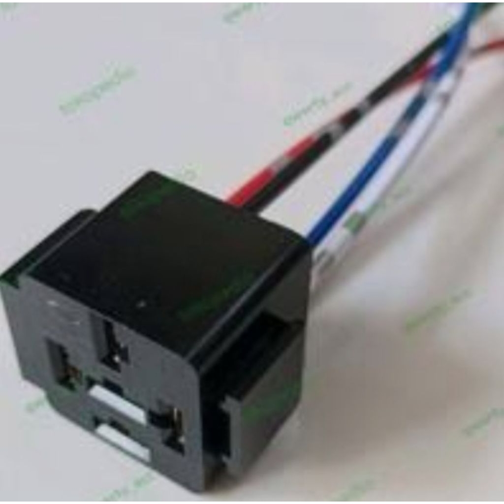 soket relay gandeng 4 kaki