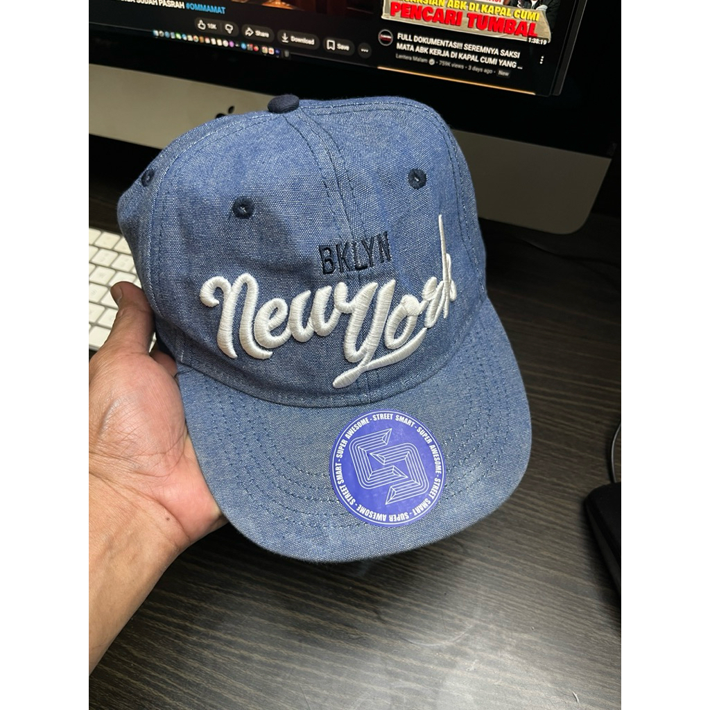 Koleksi Wolf - TopiBiru