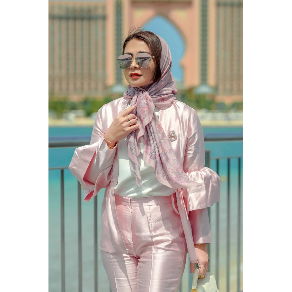 buttonscarves dubai milkshake