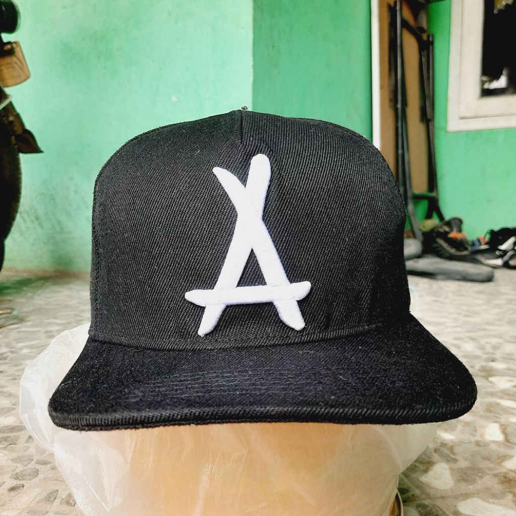 topi Snapback Logo A