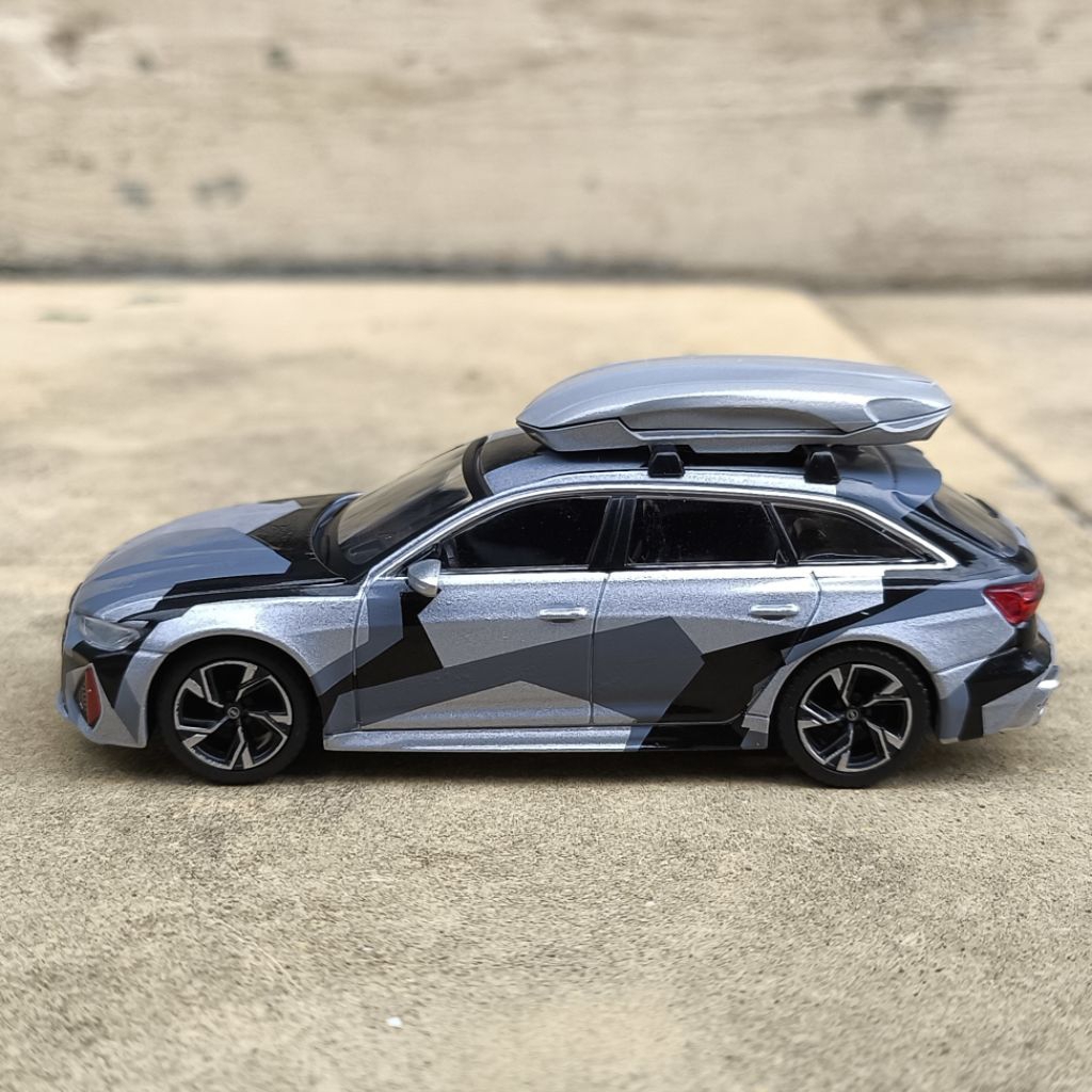 Mini GT Audi RS 6 Avant Digital Camo Silver w/ Roof Box
