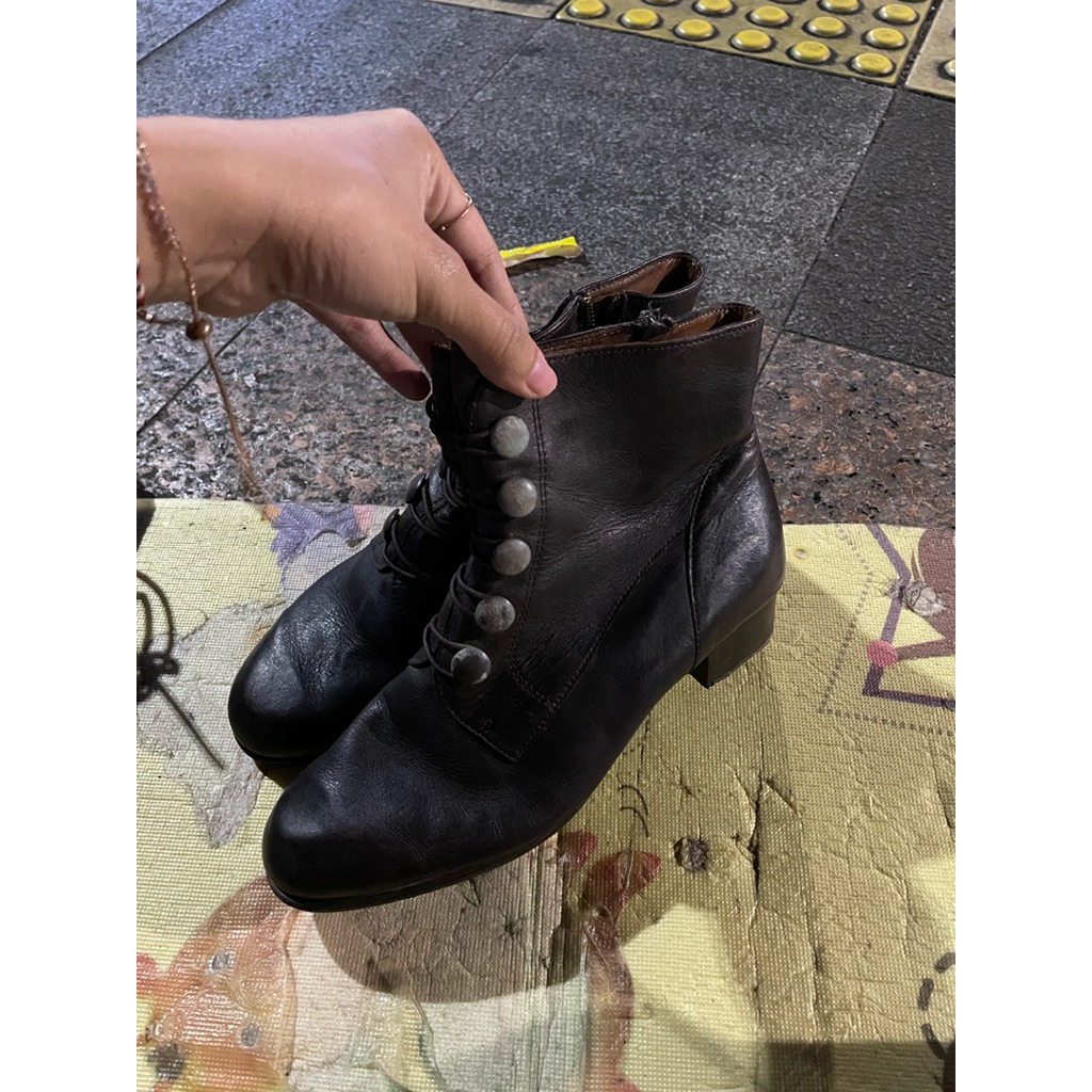 Preloved sepatu kulit rockport uk 36-37