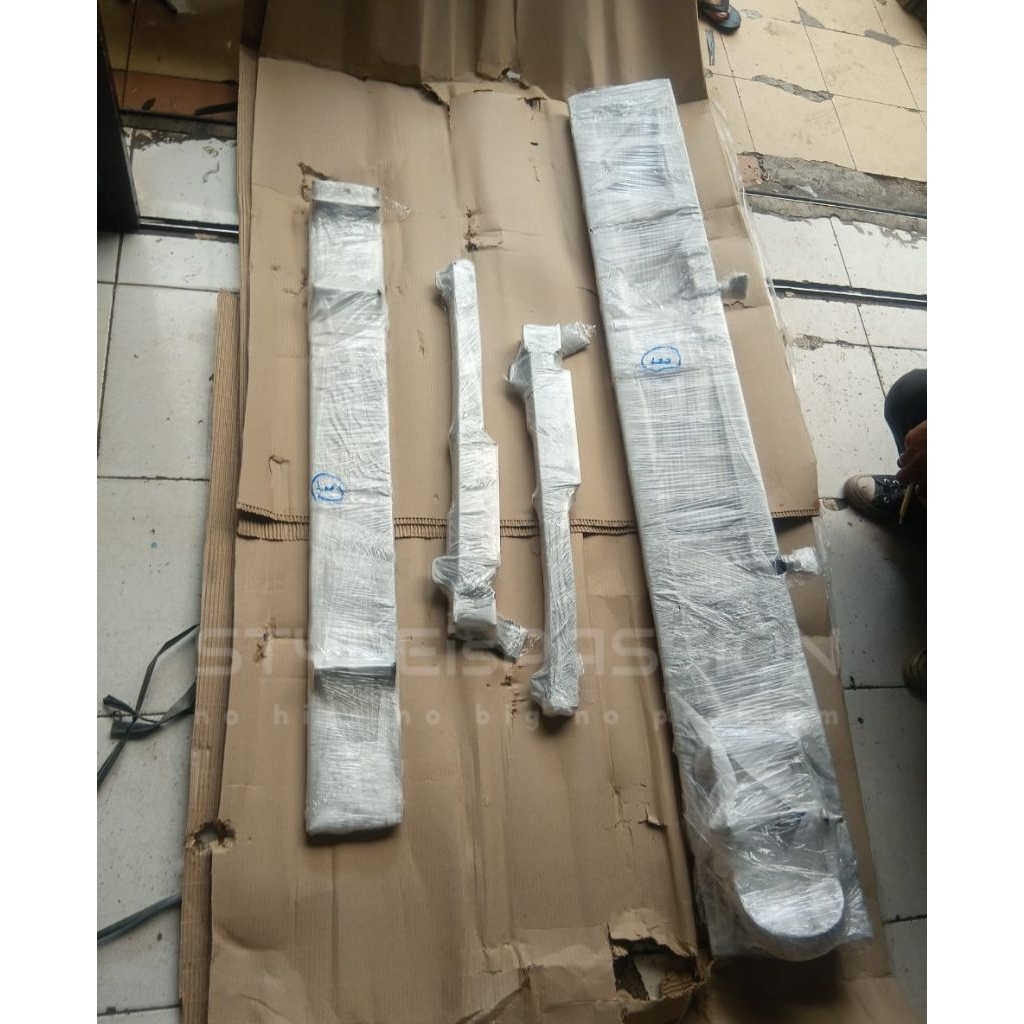 Tow Hitch Carrier Mobil Fortuner, Anhang Dengan Lampu Fortuner Innova