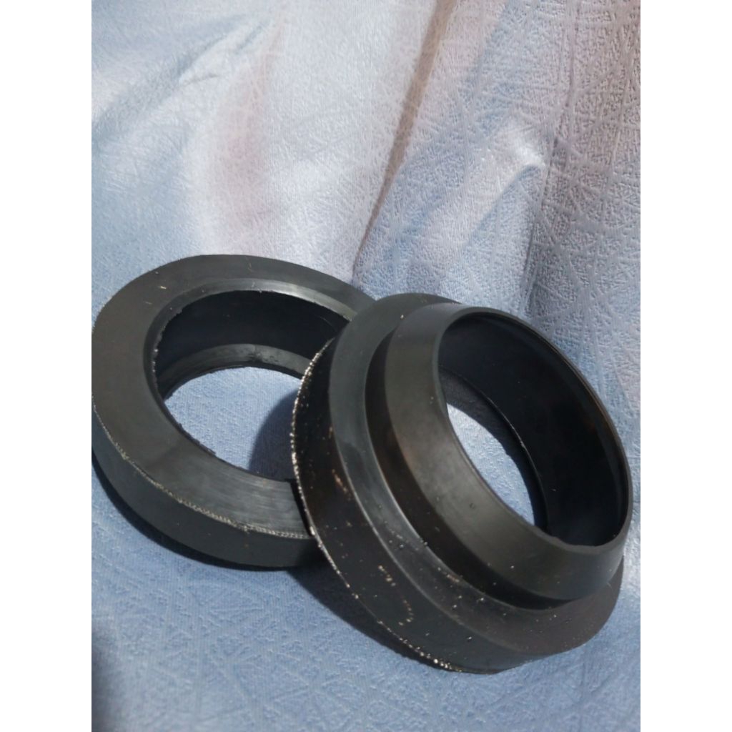 karet bantalan per keong belakang atas berserat  Calya Sigra 2 pc