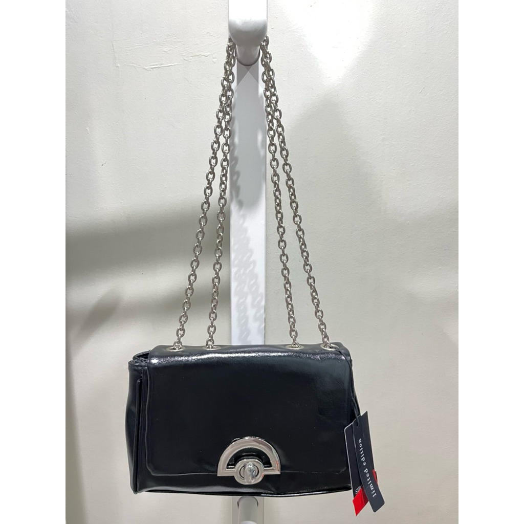 Tas Shoulder Bag/ Sling Bag Stradivarius hitam rantai bahan kulit sintetis lemas sale
