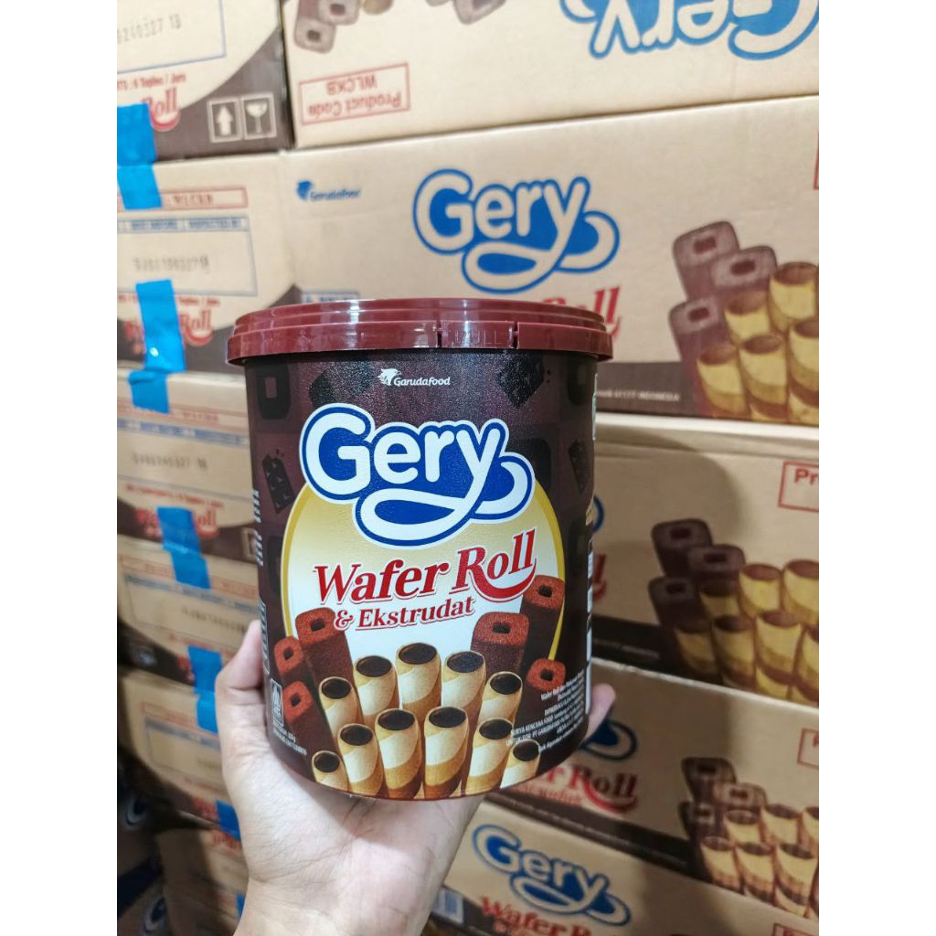 Gery Wafer Roll - Kemasan timba toples
