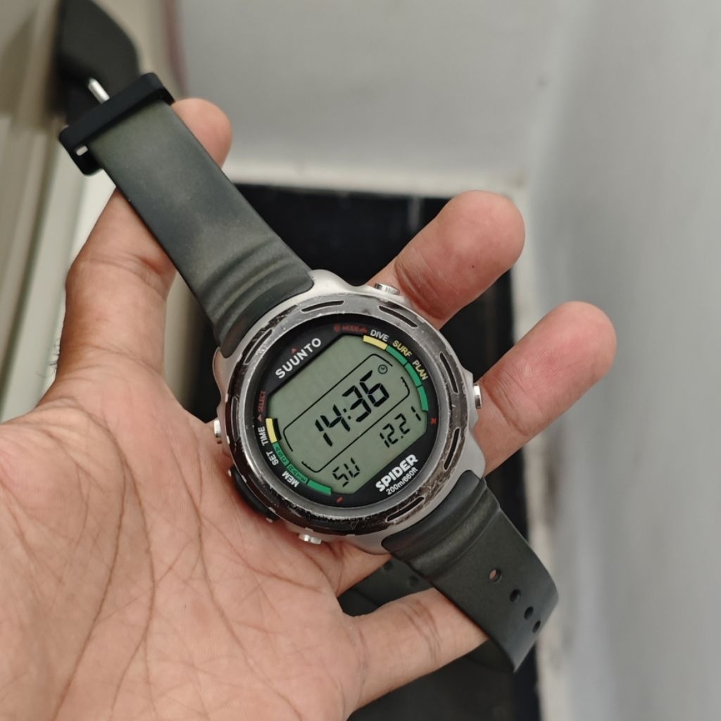 SUUNTO SPIDER DIVE COMPUTER JAM DIVING
