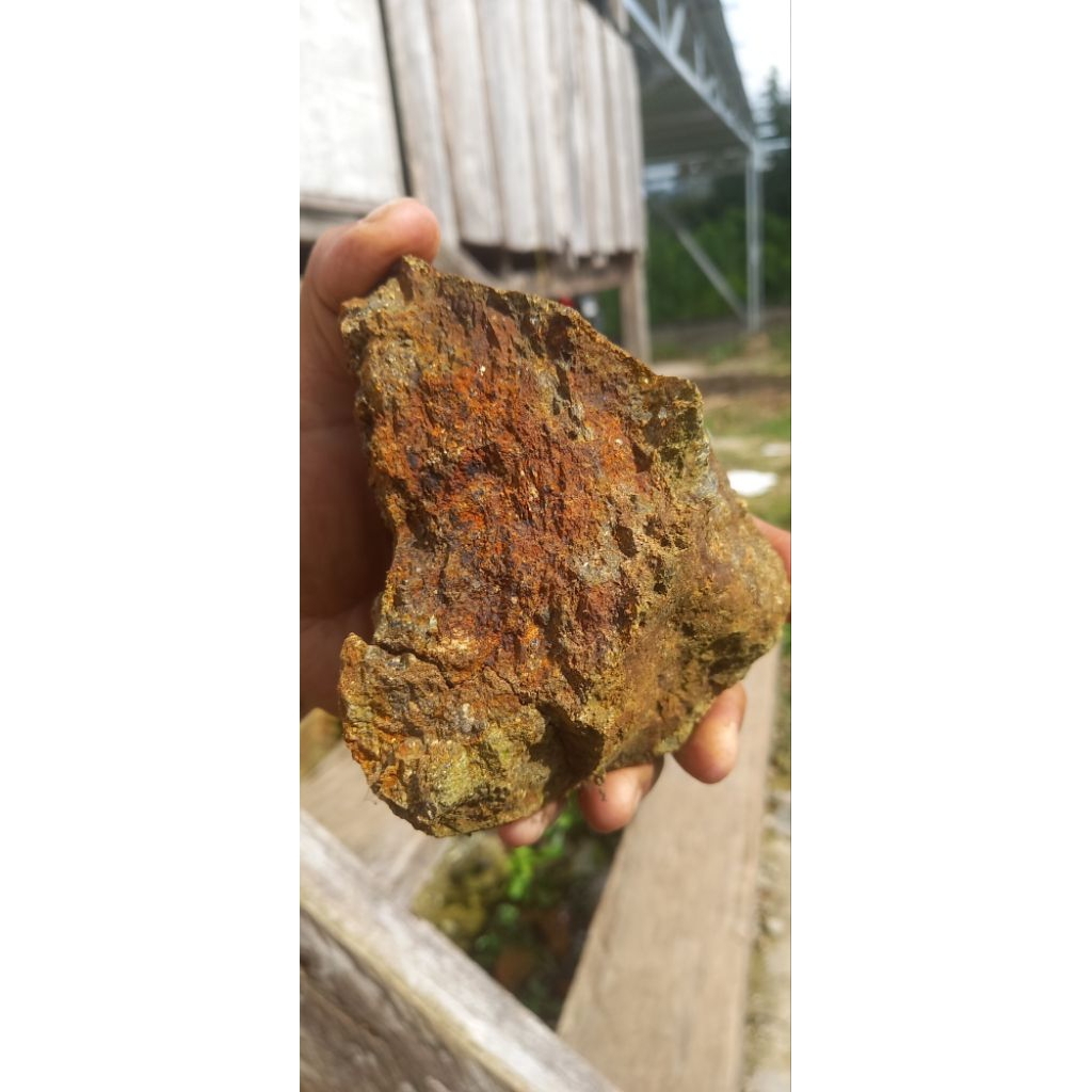 Batu Quarsa / Batu Pirit Emas Pilihan ( Hasil Cukim Teruji ) Pembelian minimal 3KG *( 55rb per kg )*