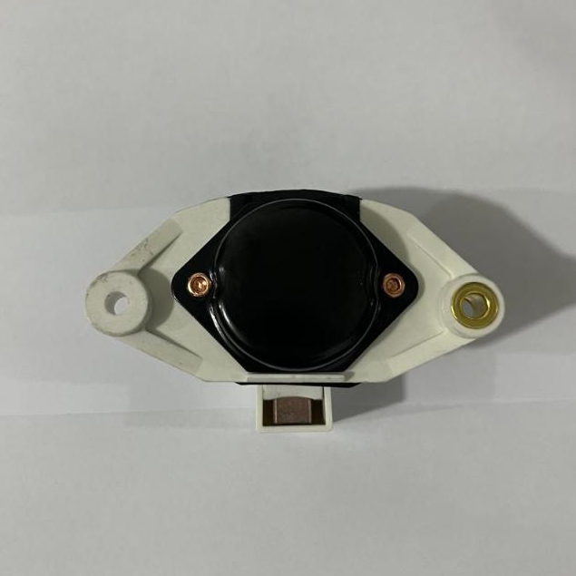 IC REGULATOR ALTERNATOR MERCY 12V