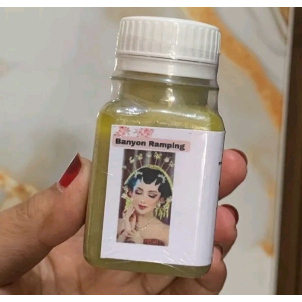 Banyon oles farpum Tradisional Khas Madura Aroma Rempah Tahan Lama parfume pengantin. Oleskan diteku