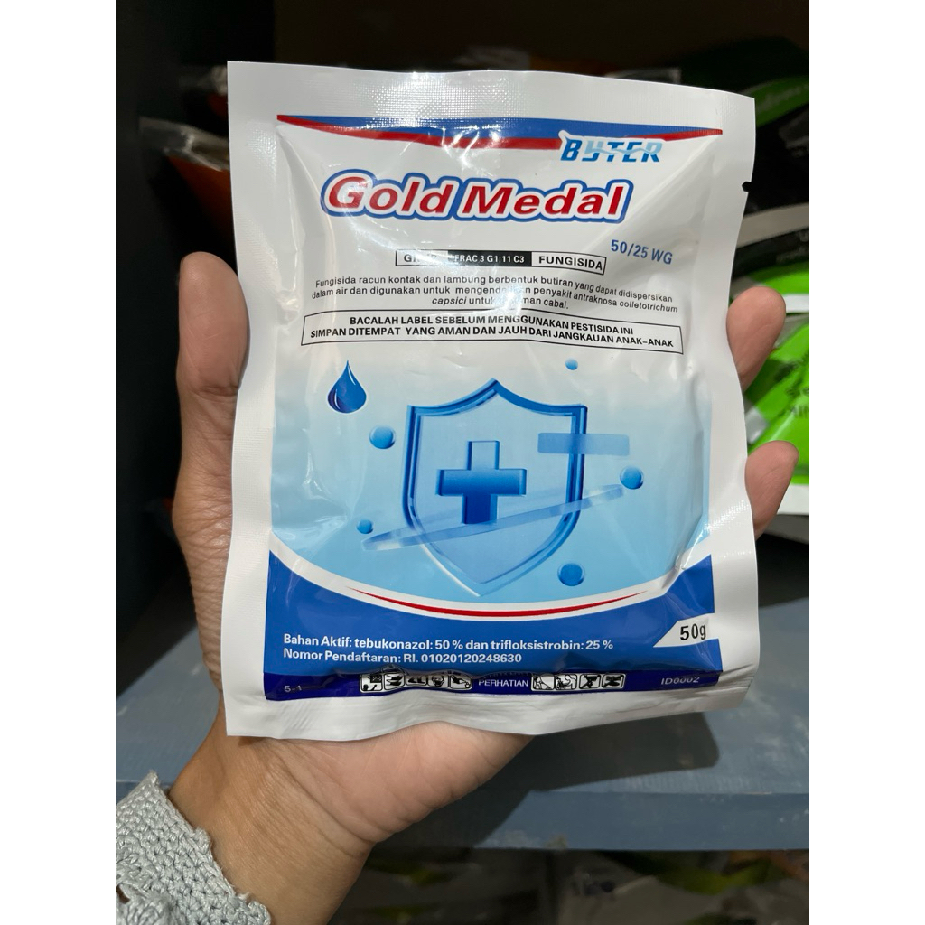 Fungisida GOLD MEDAL 50gr fungisida racun lambung bahan aktif tebukonazol trifloksistrobin