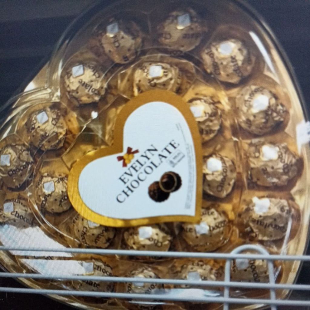 evelyn chocolate love isi 24