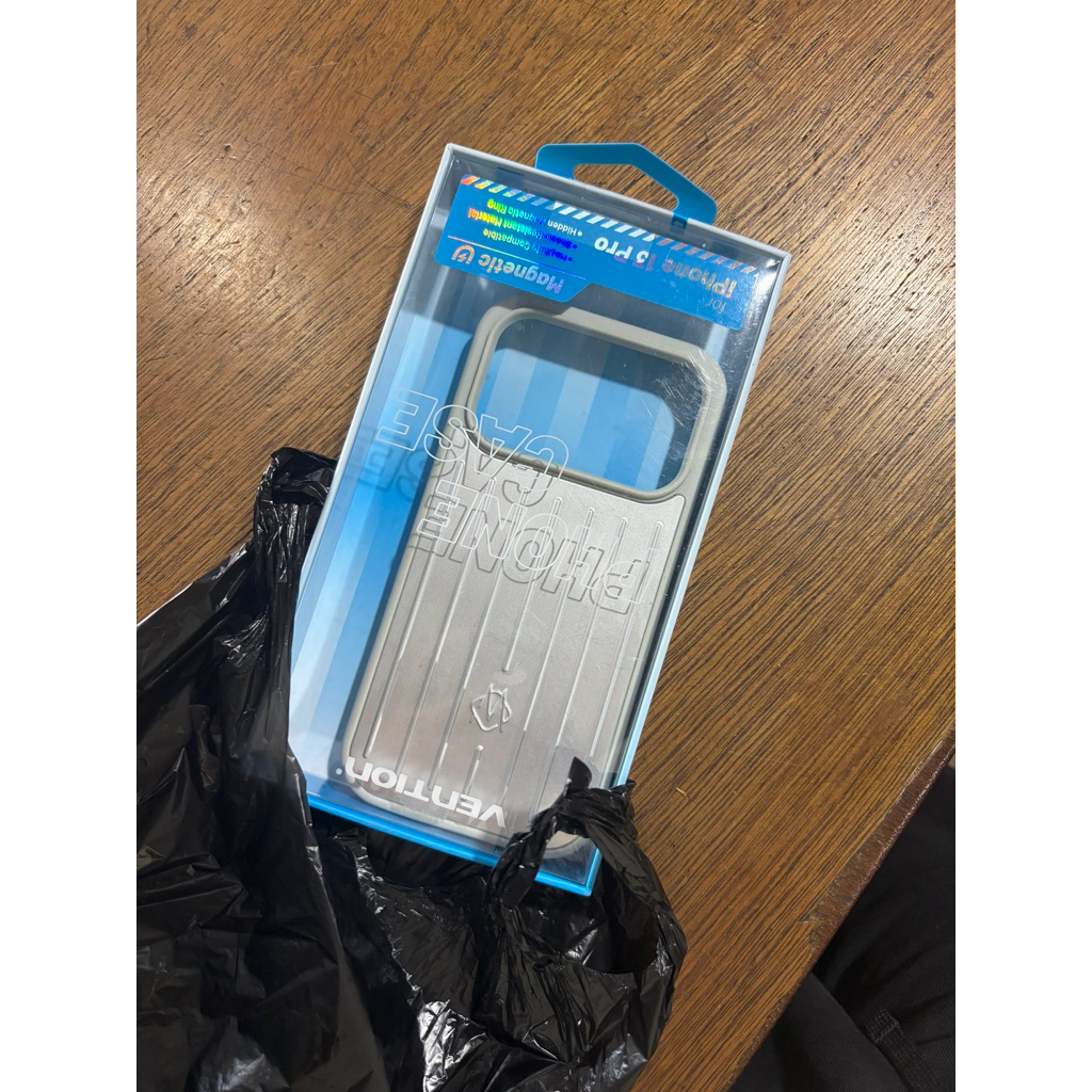 rimowa iphone 17 pro no box