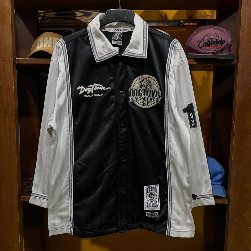 jaket varsity DOGTOWN vintage size L casual bagus ORIGINAL