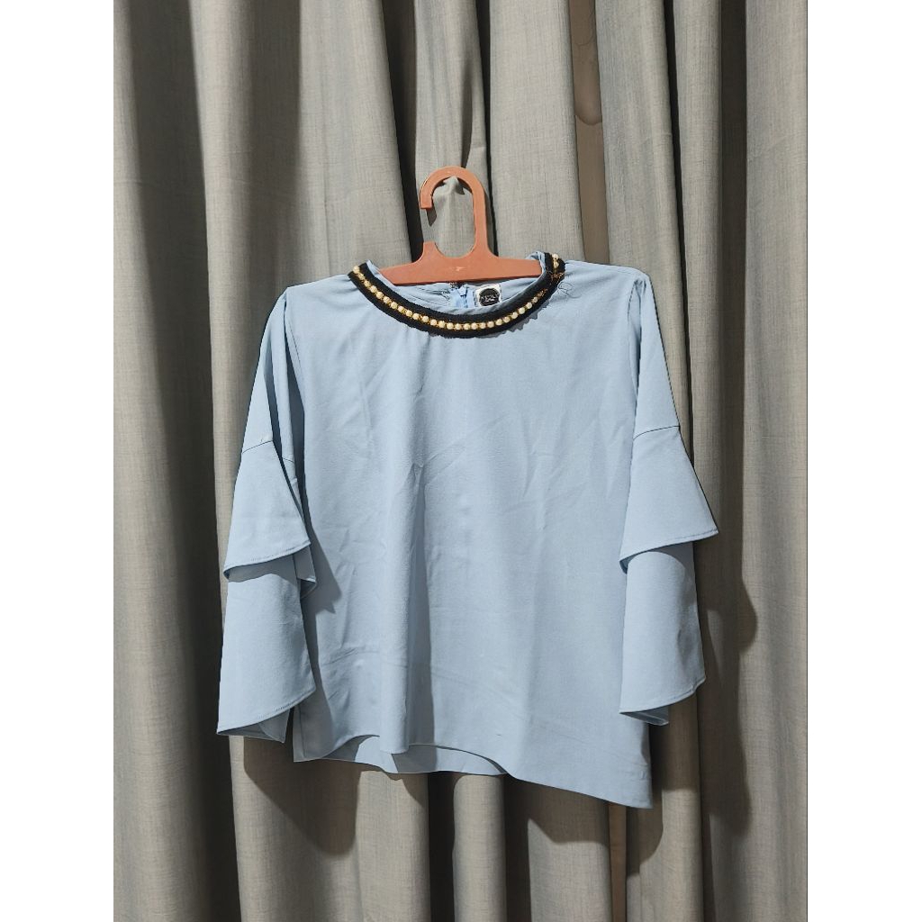 Blouse biru muda
