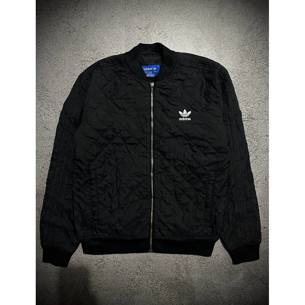 Jaket Bomber puffer Adidas Trefoil 3 Strippes black on black