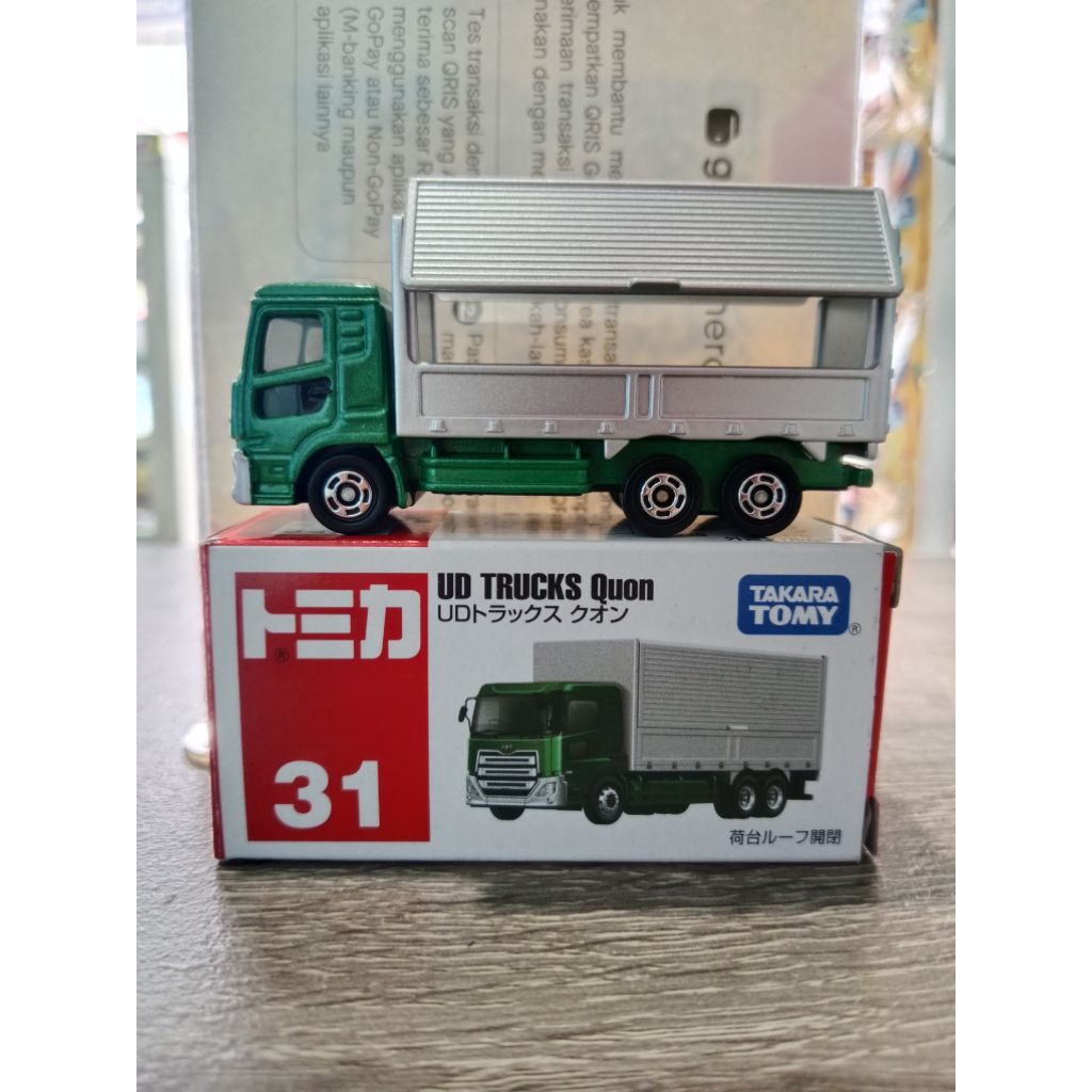 Tomica UD Trucks Quos