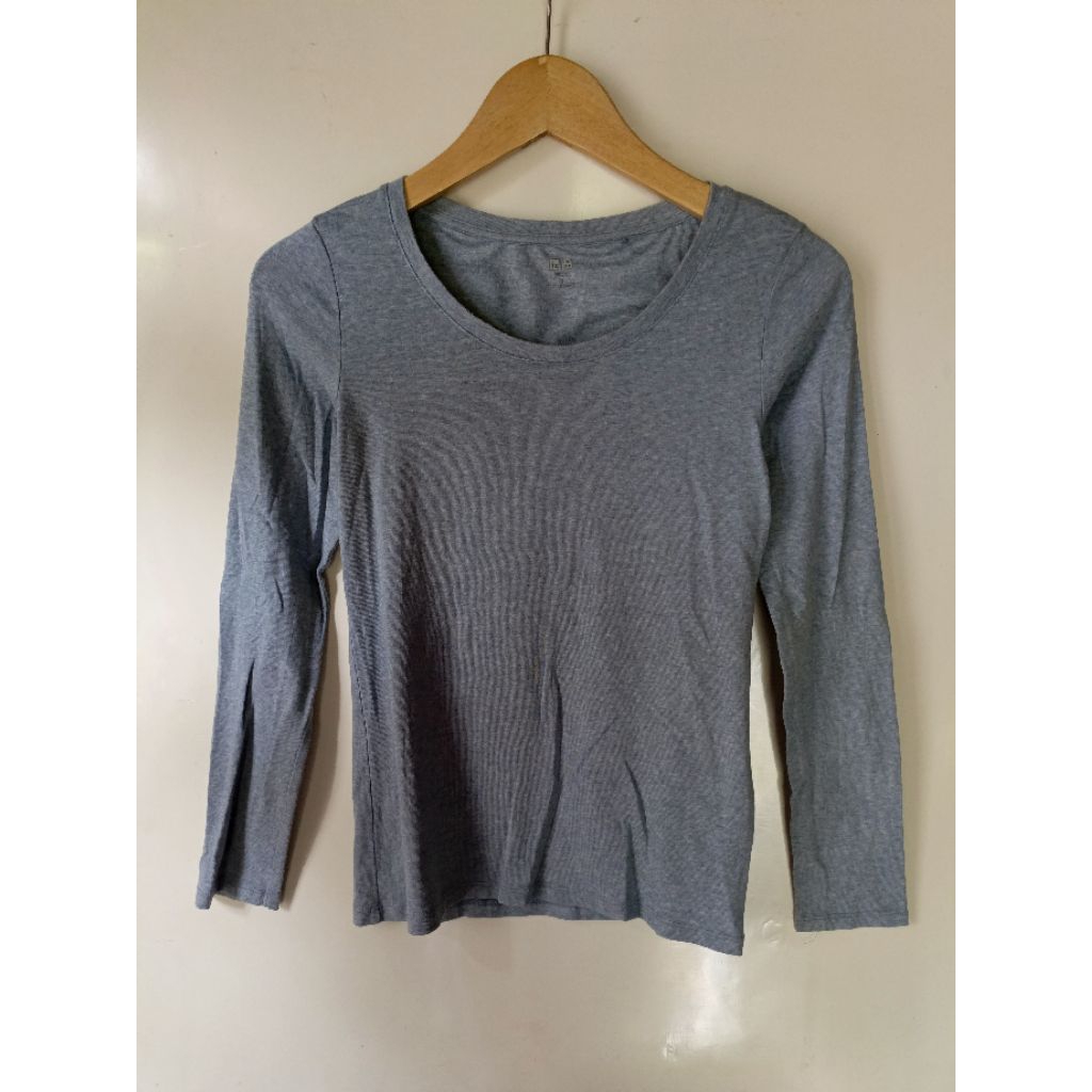 UNIQLO kaos wanita lengan panjang