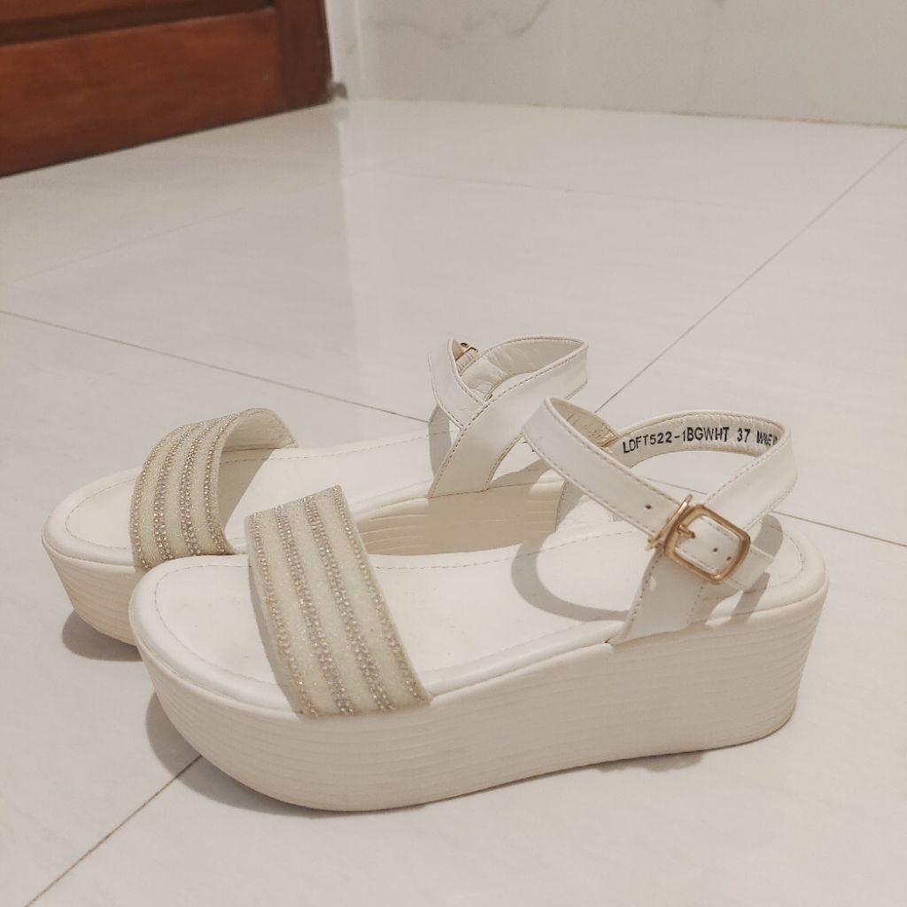 preloved WEDGES FLADEO / WEDGES WANITA / SEPATU WEDGES / SEPATU SANDAL / SEPATU SANDAL WEDGES / SAND