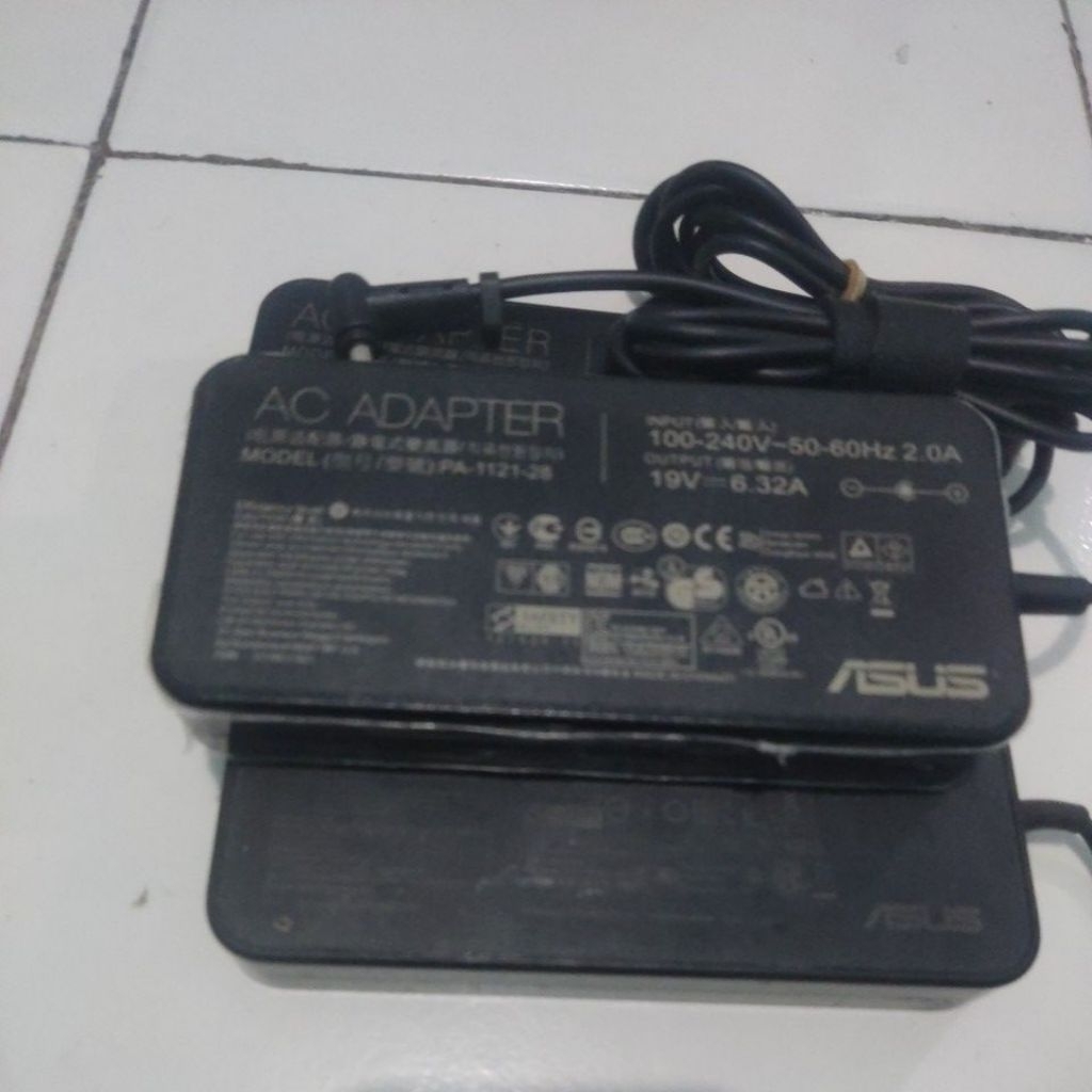 Adaptor laptop Asus ROG 19 volt 6.32 Amper kondisi normal second
