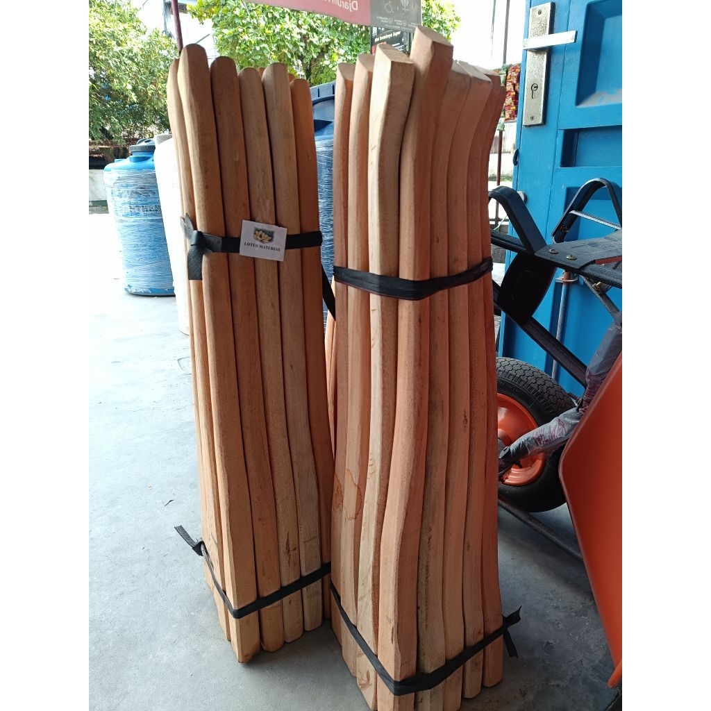 Gagang cangkul meranti / gagang cangkul / gagang sekop / gagang cangkul kayu / pegangan cangkul