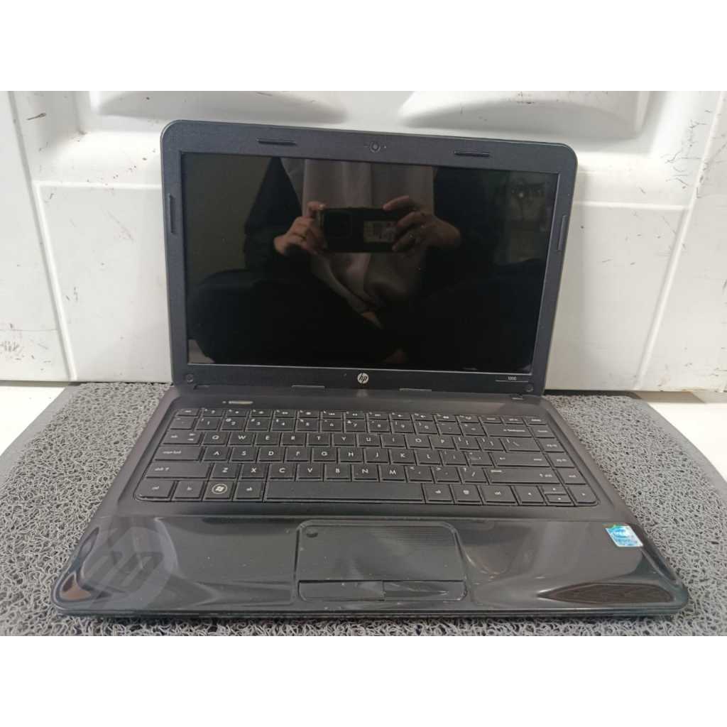 Laptop hp 1000  Windows 7 Ultimate 64-bit  Processor Intel Celeron 1000M 1.8GHz Ram 4 GB  Penyimpana