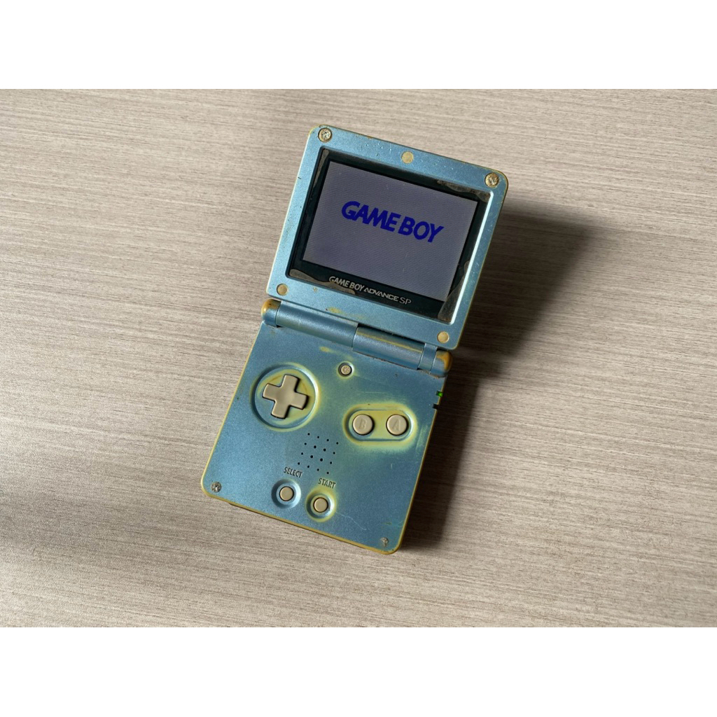 GameBoy Advance SP 101