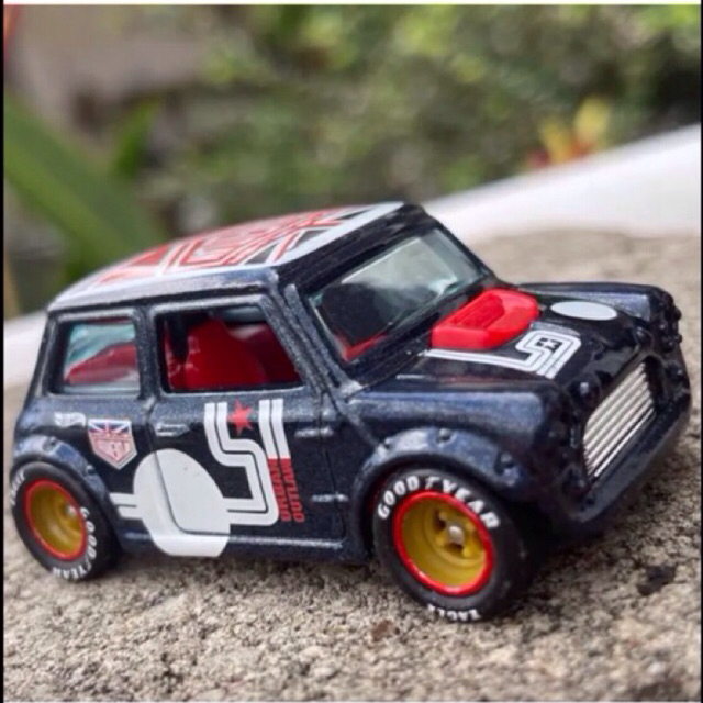 HOT WHEELS MINI MORRIS KASTEM BAN KARET ALA HOTWHEELS THS SUPER TREASURE HUNTS BAN KARET