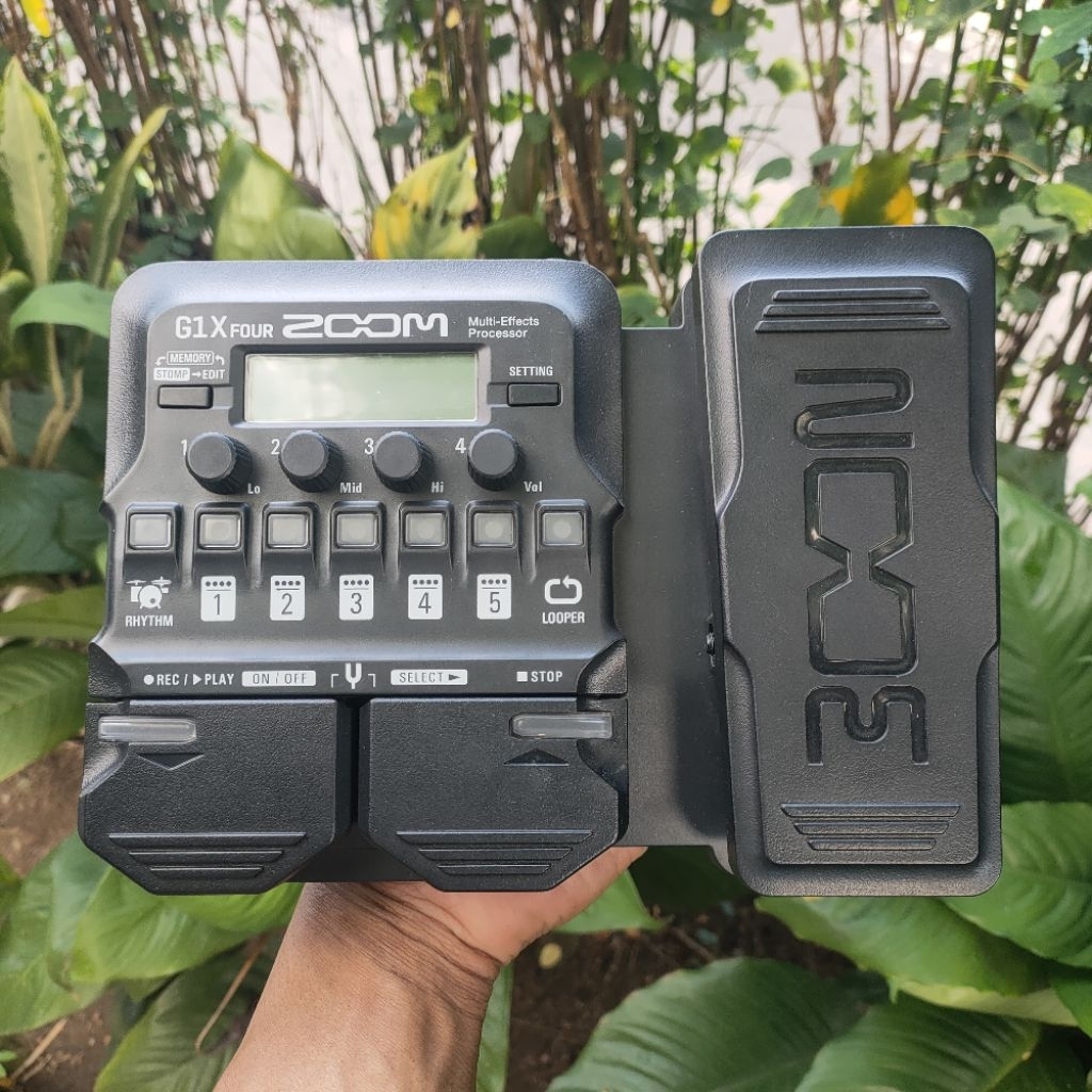 EFEK GITAR BEKAS ZOOM G1XFOUR / EFEK GITAR BEKAS / EFEK GITAR SECOND / EFEK ZOOM BEKAS / EFEK ZOOM S