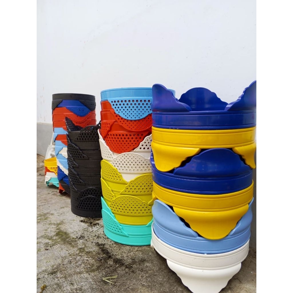 TEBOK PLASTIK SANGKAR BESI LOVEBIRD D33 HITAM, PVC, WARNA